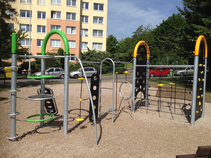 Детская игровая площадка Kronos V полоса препятствий со стенкой от компании МАФМАРКЕТ